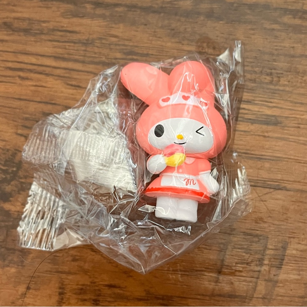 NWT sanrio my melody mini figure